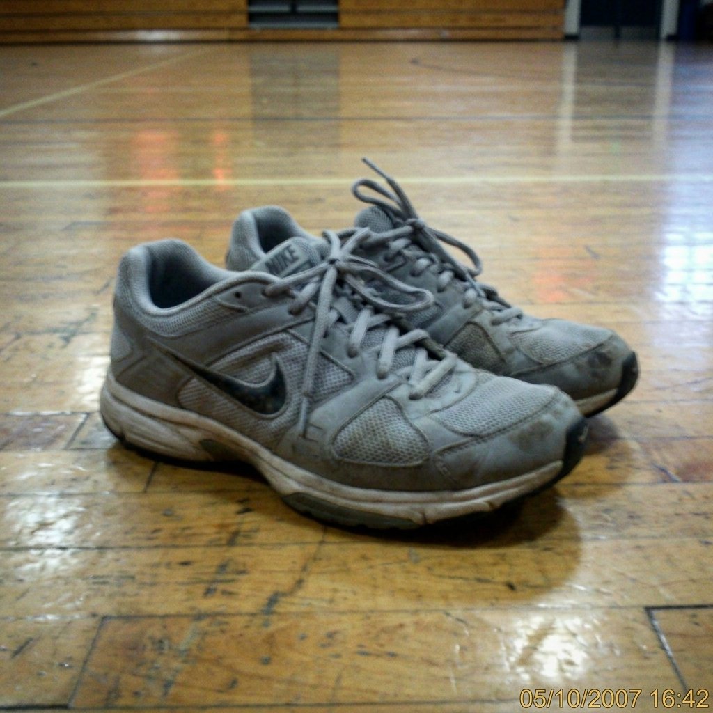 Tênis Nike Running Worn-Out Cinza